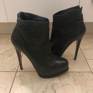 38.5 Authentic Brian Atwood Black Booties
